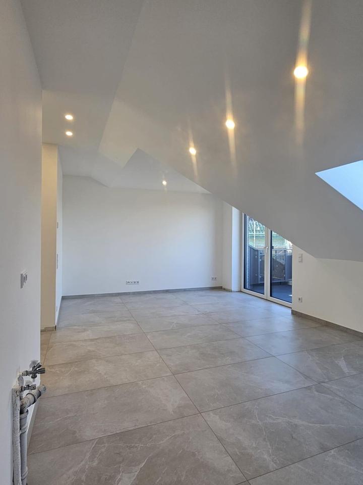 ** Helles Dachgeschoss-Paradies mit Weitblick in die Natur!** – Bild 3