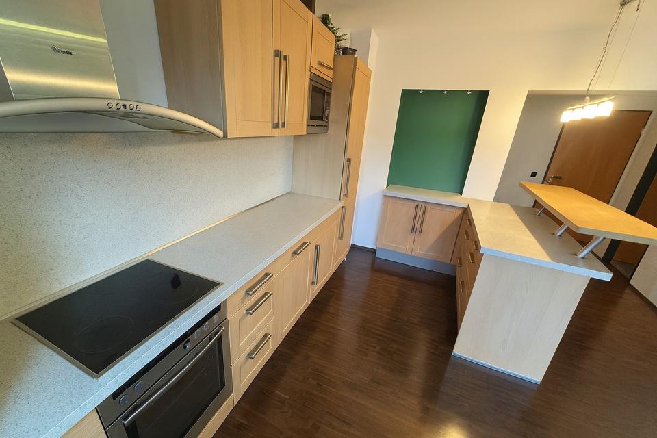 Moderne und große 4 Zimmer-Wohnung zu vermieten – Bild 10