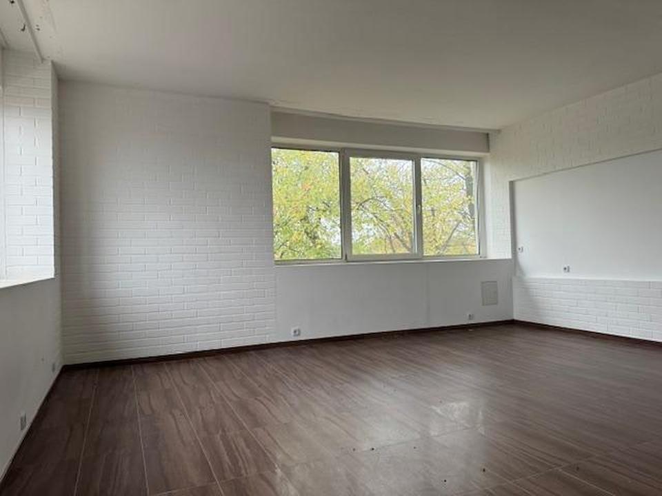Büro/Lagerflächen incl. ca 50 Parkplätze in zentraler Lage ca 2100 QM 2.95 € QM – Bild 7