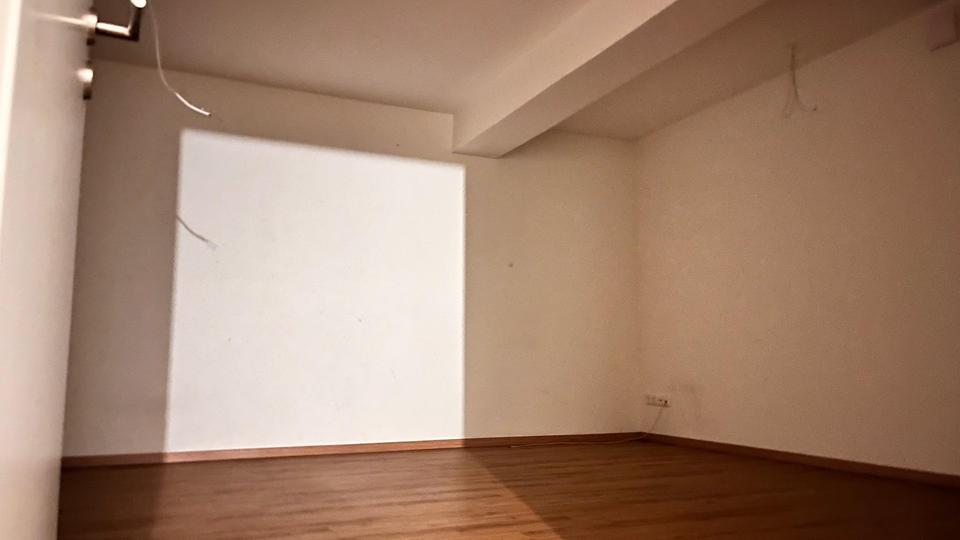 *Zwei Wohnungen u. 5x Stellplätze - Eigennutzer o. Kapitalanleger* – Bild 19