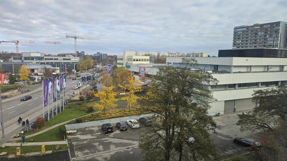 Sonnendurchflutete Panorama-Arbeitsplätze, Einzelbüros & Meetingräume – sofort bezugsfähig am OEZ – Bild 22