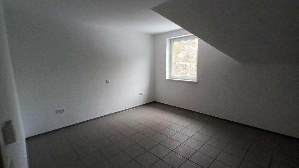 5 Zimmer Wohnung in Hillesheim zu vermieten – Bild 2