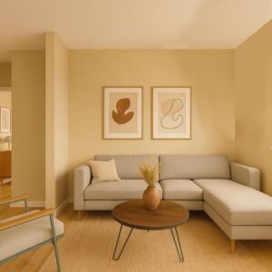 reserviert!!!ZENTRUMSNAH! Dachgeschosswohnung ETW mit optischen Renovierungsbedarf in saniertem MFH