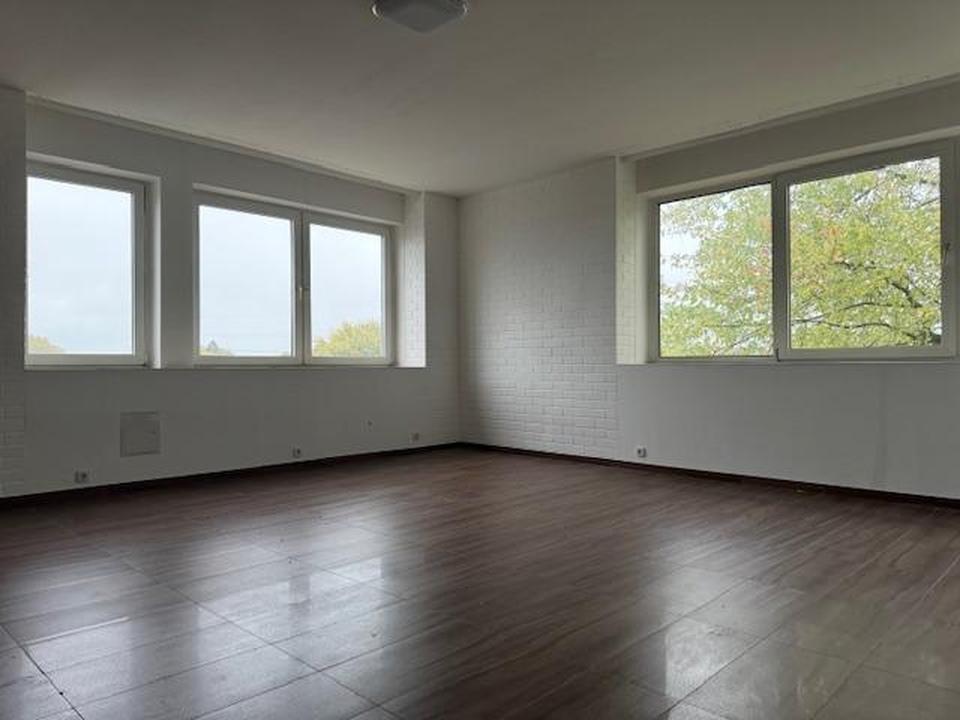 Büro/Lagerflächen incl. ca 50 Parkplätze in zentraler Lage ca 2100 QM 2.95 € QM – Bild 11