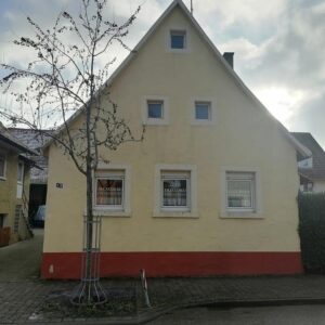 Vermietetes Einfamilienhaus mit Nebengebäuden in Bruchsal-Helmsheim ***PROVISIONSFREI***