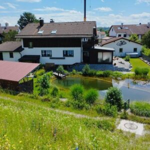 Landhaus mit Schwimmteich, viel Grund, viel Platz, viel Freude