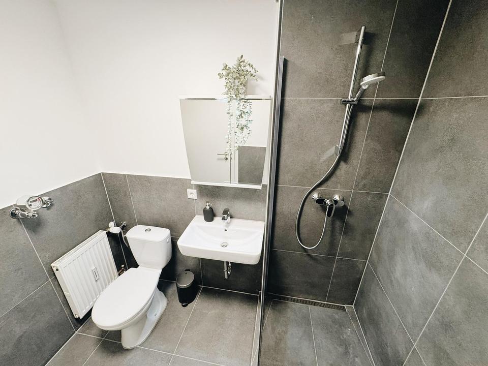 Sanierte 4er WG (Zimmerweise Vermietung / hochwertig möbliert) – Bild 15