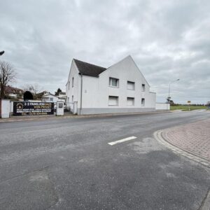 1–2-Familienhaus mit ca.300 m² Wfl.auf großzügigem 1.050-m²-Grundstück–ideal für Wohnen und Arbeiten