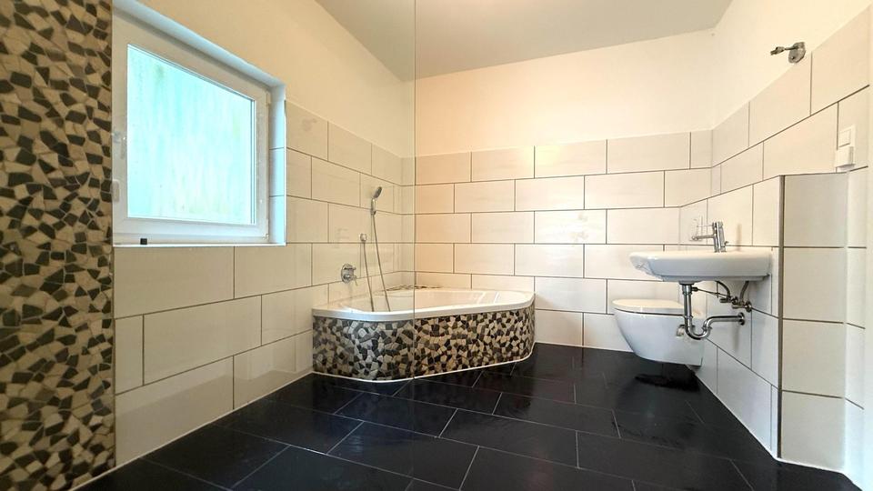 Tolle Kombination: Doppelhaushälfte plus Gästehaus * in Landau – Bild 6