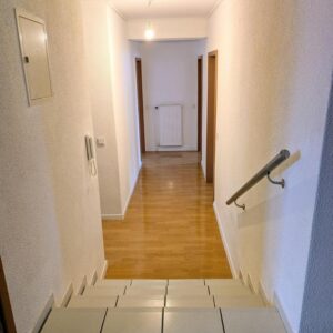 Frisch renoviert & viel Platz: 3,5-Zimmer-Wohnung mit Stellplatz & Mehrzweckraum