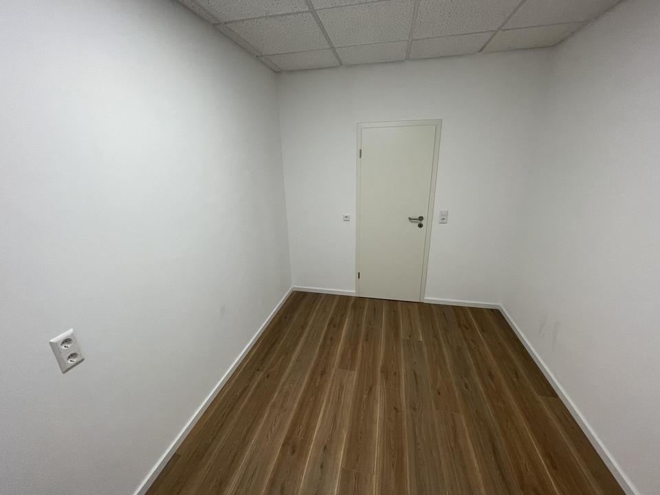 Büroflächen ab 15m², einzelne Büors anmieten o.ganze Etage+Teeküche +Internet (+Stellplätze+Lager) – Bild 12