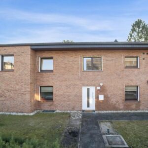 Modernisierte Doppelhaushälfte mit Dachterrasse, Photovoltaik & Garage in ruhiger Lage
