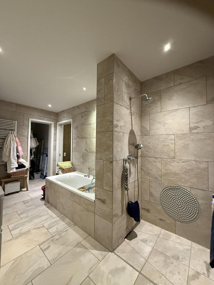 Charmante Wohnung im Schmargendorf BJ 2016 Gäste WC Balkon Garderobe Fußbodenheizung TiefgaragenStPl – Bild 4