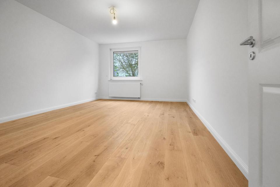 3-Zimmer-Wohnung mit eigenem Garten | kernsaniert | bezugsfertig inkl. Küche – Bild 5