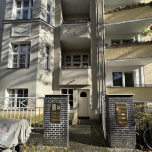 Provisionsfrei: Charmante 2-Zimmer-Wohnung mit Wohnküche & Terrasse in ruhiger Einbahnstraße