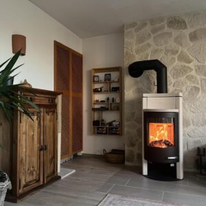 Sonnige, ruhige 2,5 Zi DG mit Kaminofen * provionsfrei * saniert