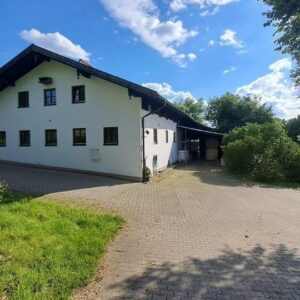 Alleinlage, großes Bauernhaus 50 KM Östl. v. München - Autob. 7 KM entf. ca. 30 min bis MUC