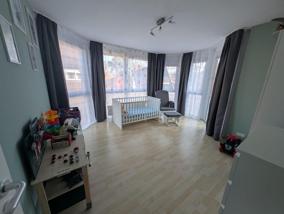 Schöne, lichtdurchflutete 4-Zimmerwohnung mit Balkon und Tiefgaragenstellplatz in Wolkersdorf – Bild 7