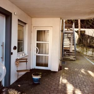 Sehr schöne 2- Zimmer Terrassenwohnung mit Garten