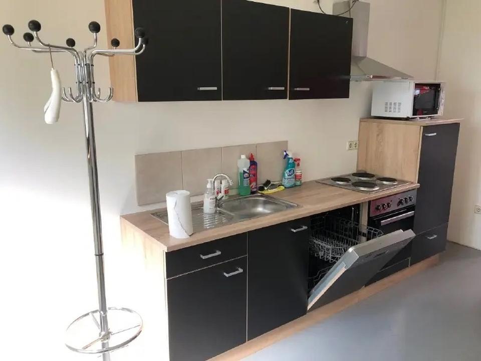 ***Zum Verkauf Halle mit Büro und genehmigung für Versanstaltungssaal – Bild 5