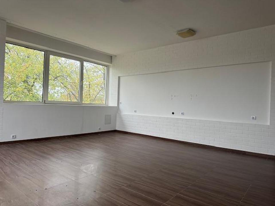 Büro/Lagerflächen incl. ca 50 Parkplätze in zentraler Lage ca 2100 QM 2.95 € QM – Bild 9