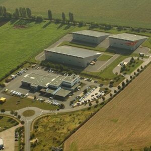 2000 m² Vega Halle in Sangerhausen, eingefriedet mit Stellplätzen