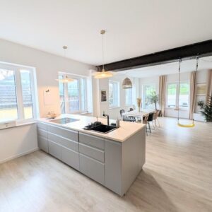 Exklusive Familienoase in naturnaher Lage – neuwertiges Wohnen auf höchstem Niveau