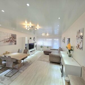 Schöne gemütliche Wohnung in sehr ruhiger Sackgassen Lage mit herrlichem Ausblick. Provisionsfrei.