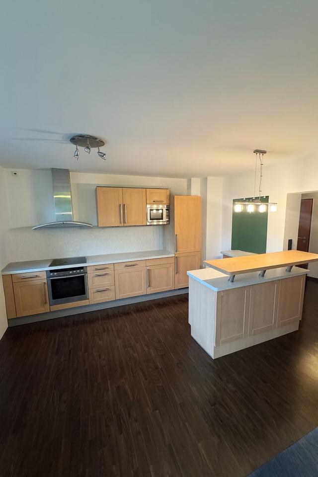 Moderne und große 4 Zimmer-Wohnung zu vermieten – Bild 9