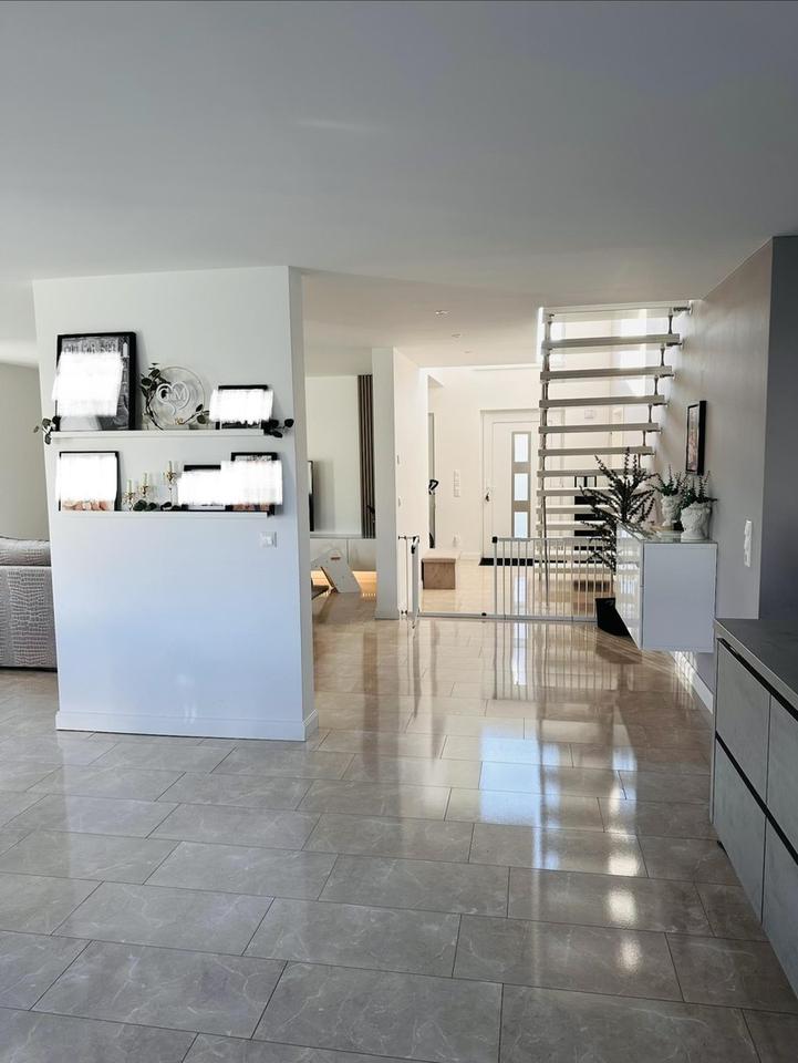 Provisionsfreie Moderne Stadtvilla mit Pool, Wintergarten und Doppelgarage – Bild 11