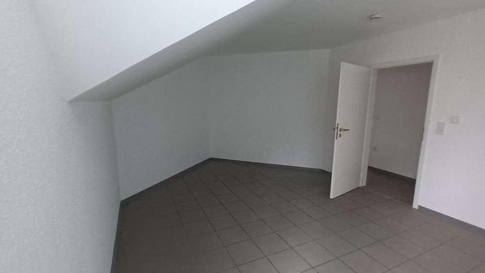 5 Zimmer Wohnung in Hillesheim zu vermieten – Bild 3
