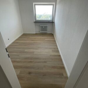 4er WG in einer 4 1/2 Zimmer Wohnung im 6. Stock