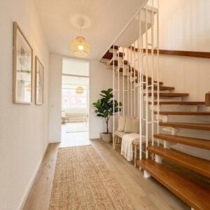 Große, renovierte Maisonette mit zwei Balkonen – viel Platz und perfektes Wohngefühl auf zwei Ebenen