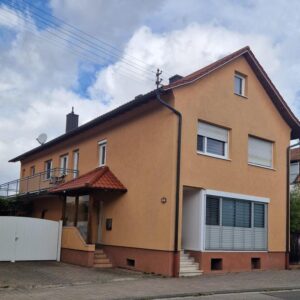 Renoviertes, bezugsfertiges und flexibles 1/2 - FH mit großem Grundstück