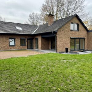 Hausgefühl pur - Stilvoll sanierte Erdgeschosswohnung mit eigenem Garten