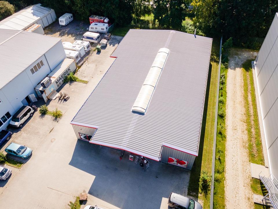 ***Zum Verkauf Halle mit Büro und genehmigung für Versanstaltungssaal – Bild 2