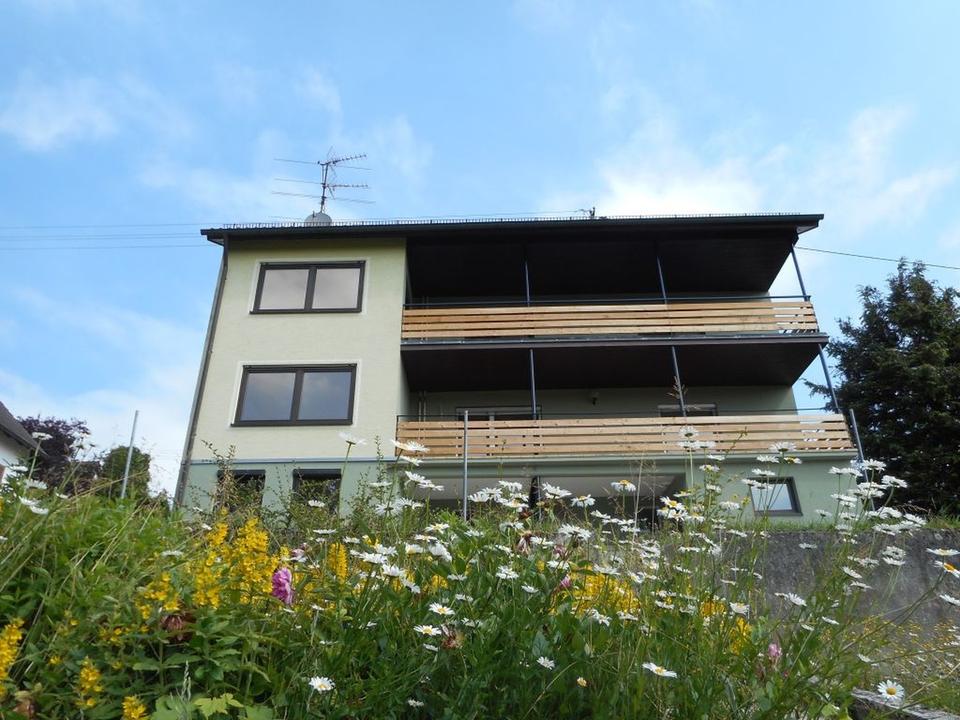 ++ Schöne, helle 3 Zimmerwohnung mit riesigem Balkon und Garten + + – Bild 9