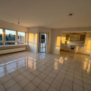 Gepflegte, helle 2-Zimmer-Eigentumswohnung in Hanau-Steinheim – mit Südwestbalkon