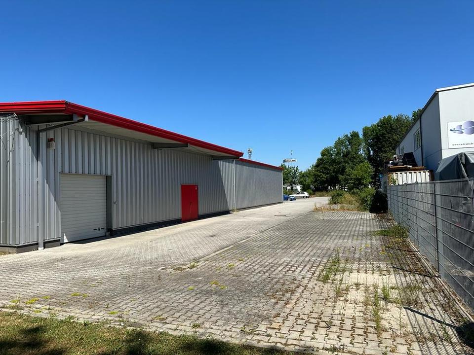 ***Zum Verkauf Halle mit Büro und genehmigung für Versanstaltungssaal – Bild 4