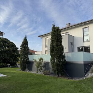 Architekten Stadtvilla in Neuendettelsau - freistehendes Einfamilienhaus mit Doppelgarage