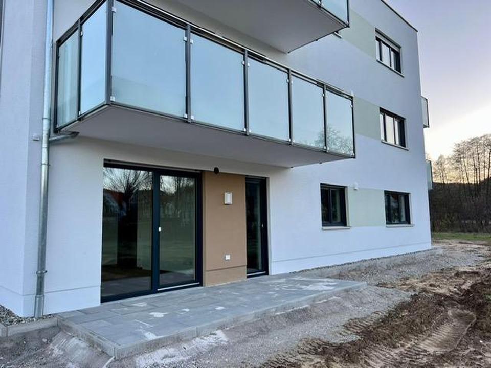 Wunderschöner Neubau 2 ZW EBK TG-Stellplatz Terrasse barrierefrei! – Bild 10