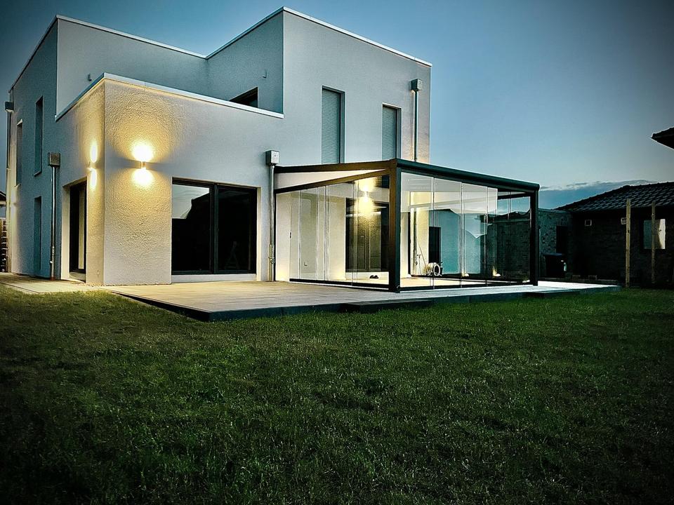 Provisionsfreie Moderne Stadtvilla mit Pool, Wintergarten und Doppelgarage – Bild 7