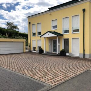 Repräsentative Villa für 2 Generationen oder als Wohn- und Geschäftshaus