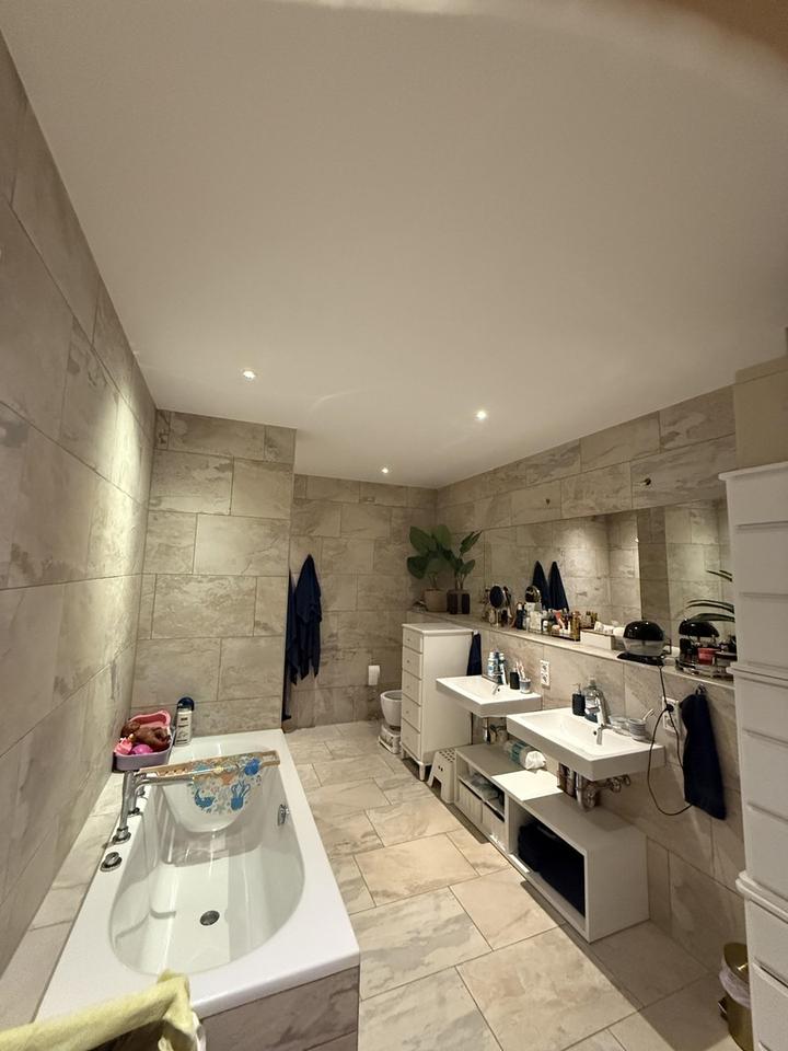 Charmante Wohnung im Schmargendorf BJ 2016 Gäste WC Balkon Garderobe Fußbodenheizung TiefgaragenStPl – Bild 5