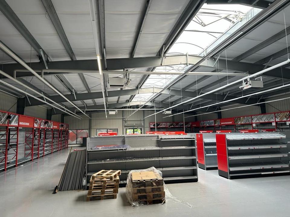 ***Zum Verkauf Halle mit Büro und genehmigung für Versanstaltungssaal – Bild 7