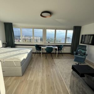 NEU Saniert - Vollmöbliertes 1-Zimmer Apartment mit Ausblick im SI-Centrum, ab sofort verfügbar