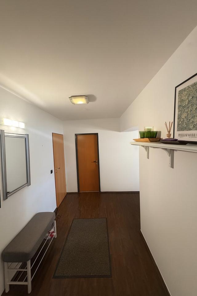 Moderne und große 4 Zimmer-Wohnung zu vermieten – Bild 15