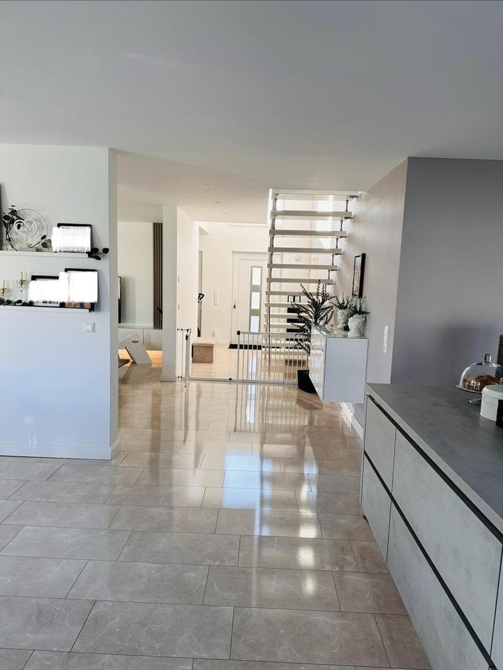 Provisionsfreie Moderne Stadtvilla mit Pool, Wintergarten und Doppelgarage – Bild 12