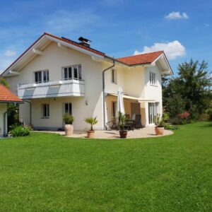 Architekten-Einfamilienhaus in Niedrigenergiebauweise mit großem Grundstück