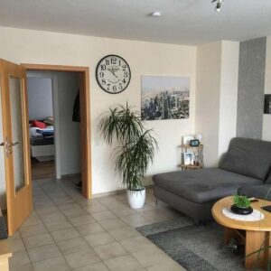 Frei ab 01.02.26 /3,5-Zimmer mit Balkon und Garage – top